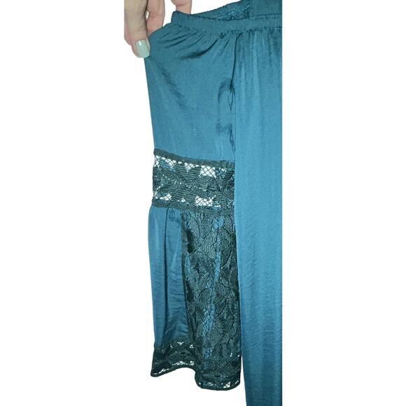 VaVa by Joy Han XS Teal Green Long Sleeve Cold Shoulder Flared Sleeve Dress - Picture 3 of 6